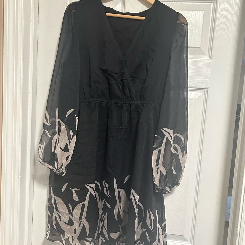 Cupshe Black and Cream Long Sleeve Dress